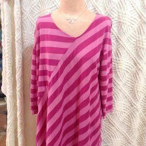 Cutloose Cut Loose Top Small but fits like a L